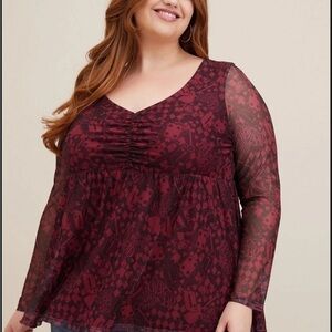 Torrid queen of hearts Blouse